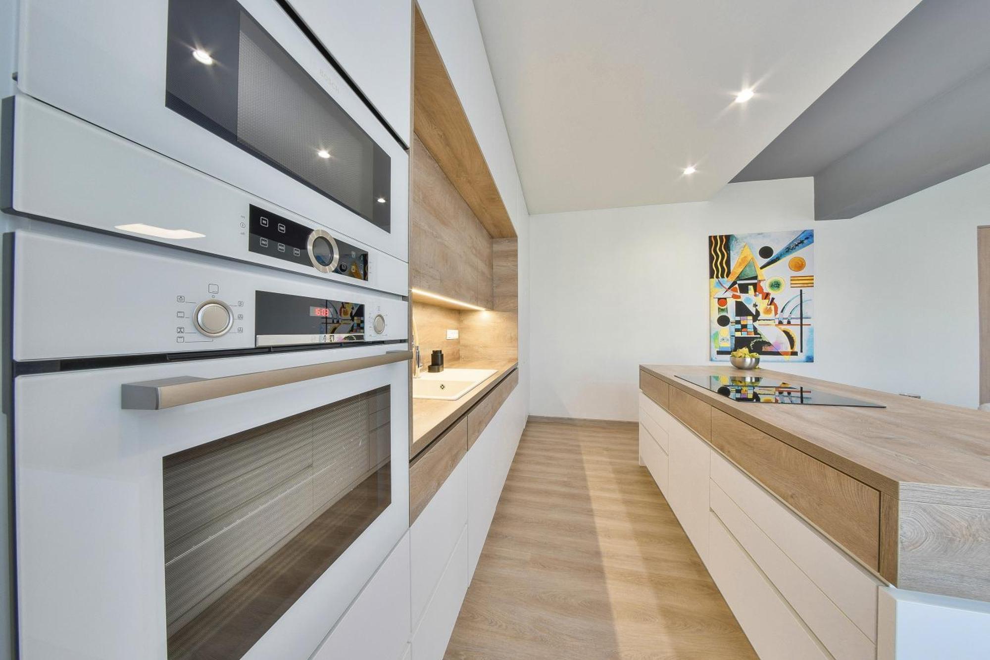 Chalupku - Luxurious Apartment 70M2 In Direct Centrum With Parking Included, Air-Conditioned, Balcony, Quiet Sleep, Best In Town บันสกาบิสตรีตซา ภายนอก รูปภาพ