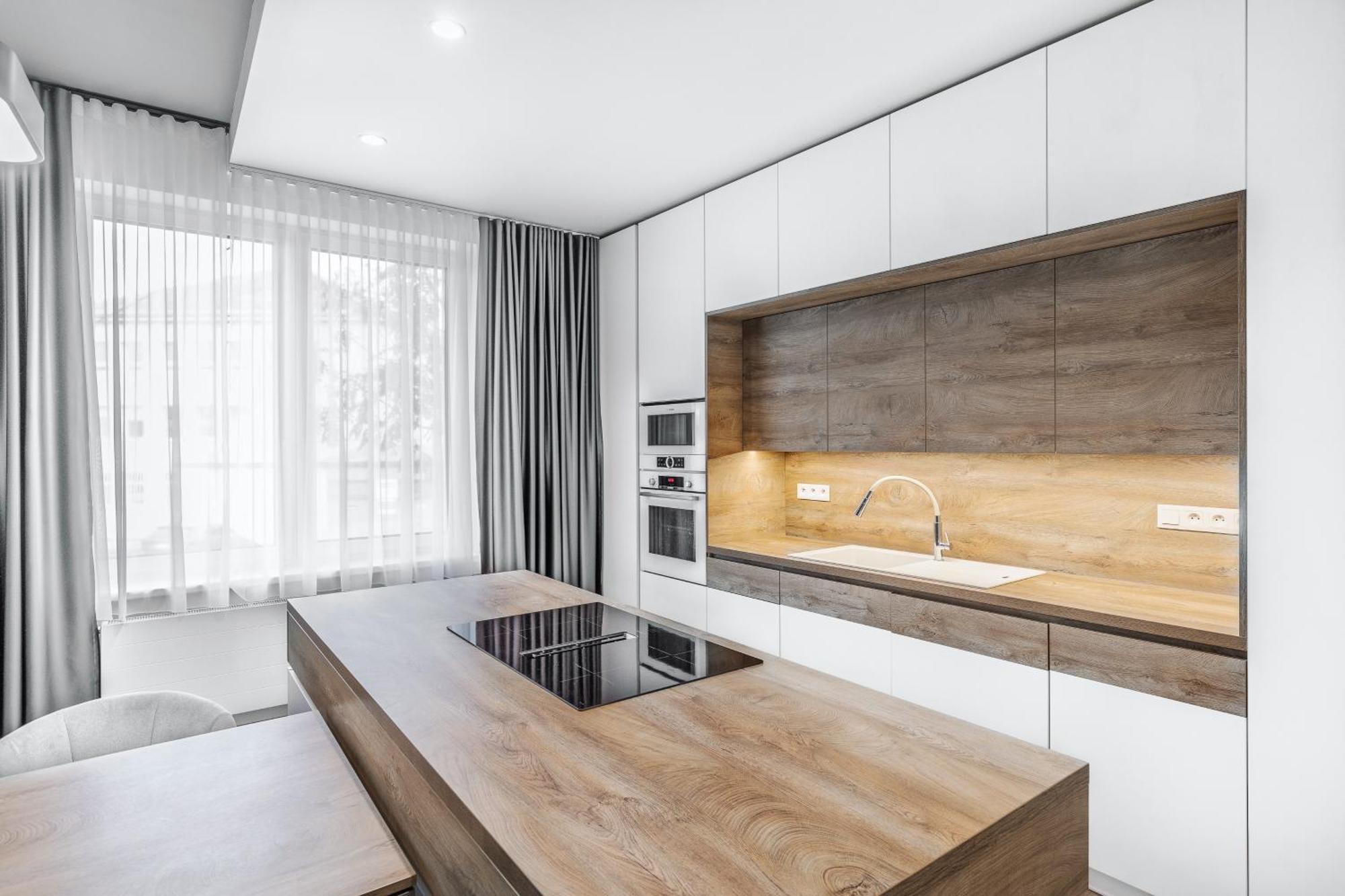 Chalupku - Luxurious Apartment 70M2 In Direct Centrum With Parking Included, Air-Conditioned, Balcony, Quiet Sleep, Best In Town บันสกาบิสตรีตซา ภายนอก รูปภาพ